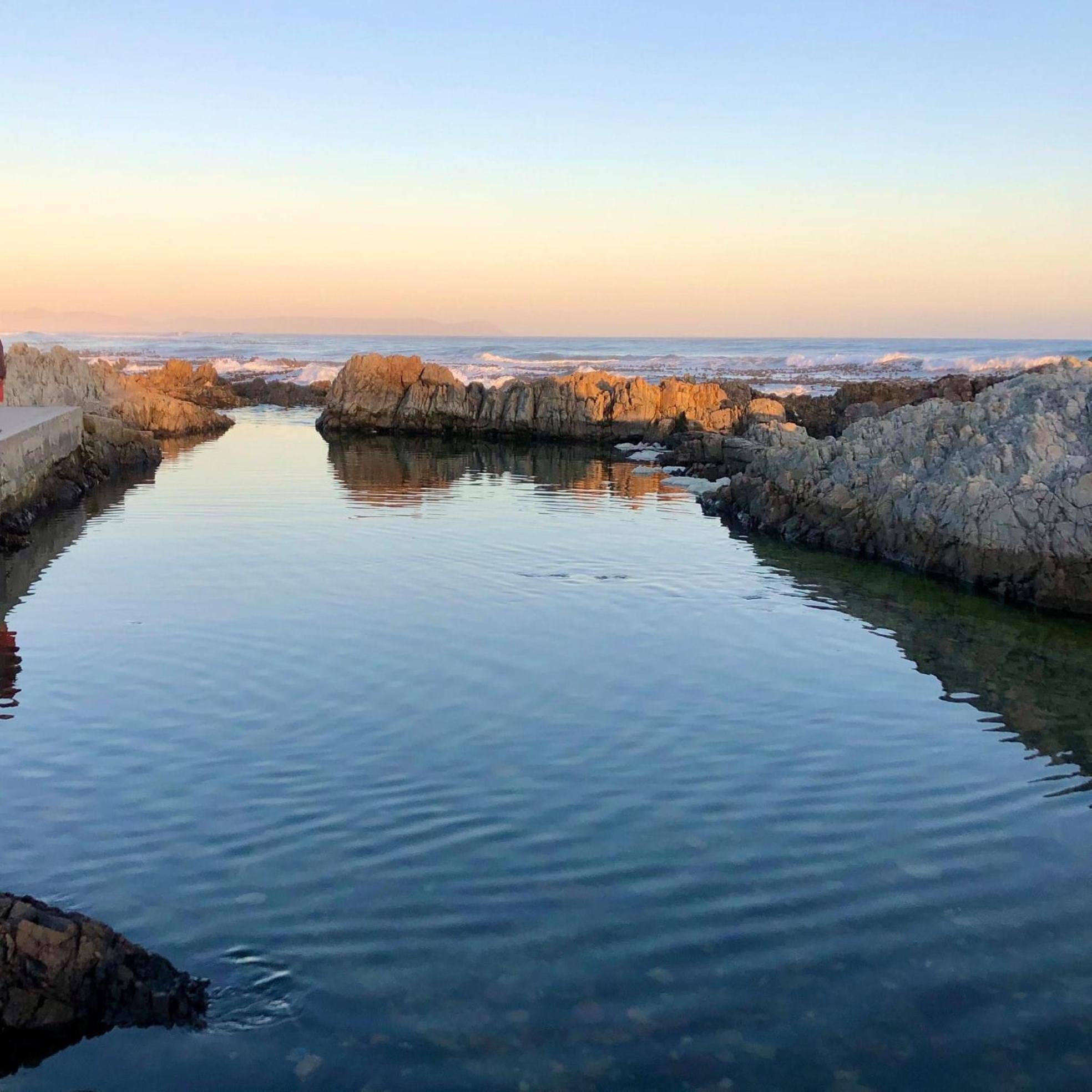 Salt Shore Studios Hermanus Bagian luar foto